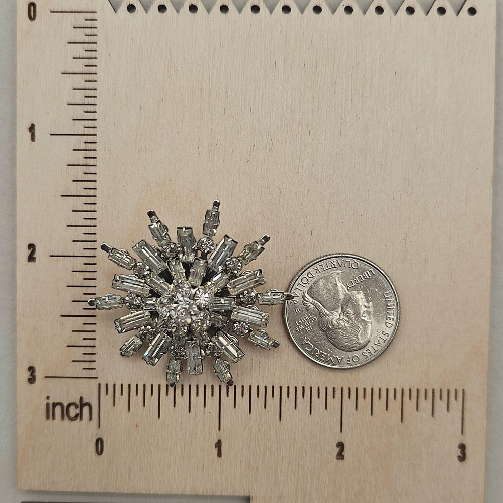 Vintage Starburst Brooch Clear Silver Tone Baguette Rhinestone 1.5" Pin Formal - Picture 3 of 15